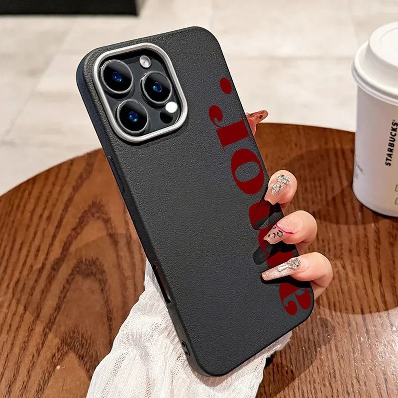 Coque iPhone Minimaliste - "Amor." Bordeaux